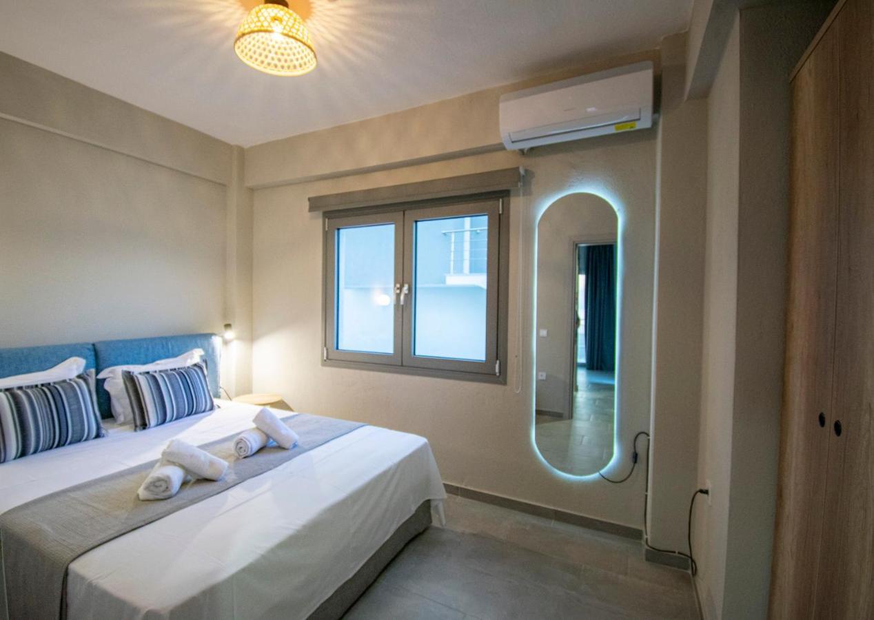 Heraclea Luxury Suites Nea Iraklia Exterior foto