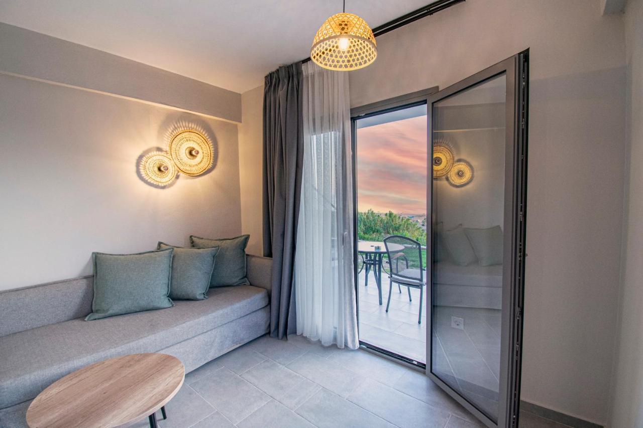 Heraclea Luxury Suites Nea Iraklia Exterior foto