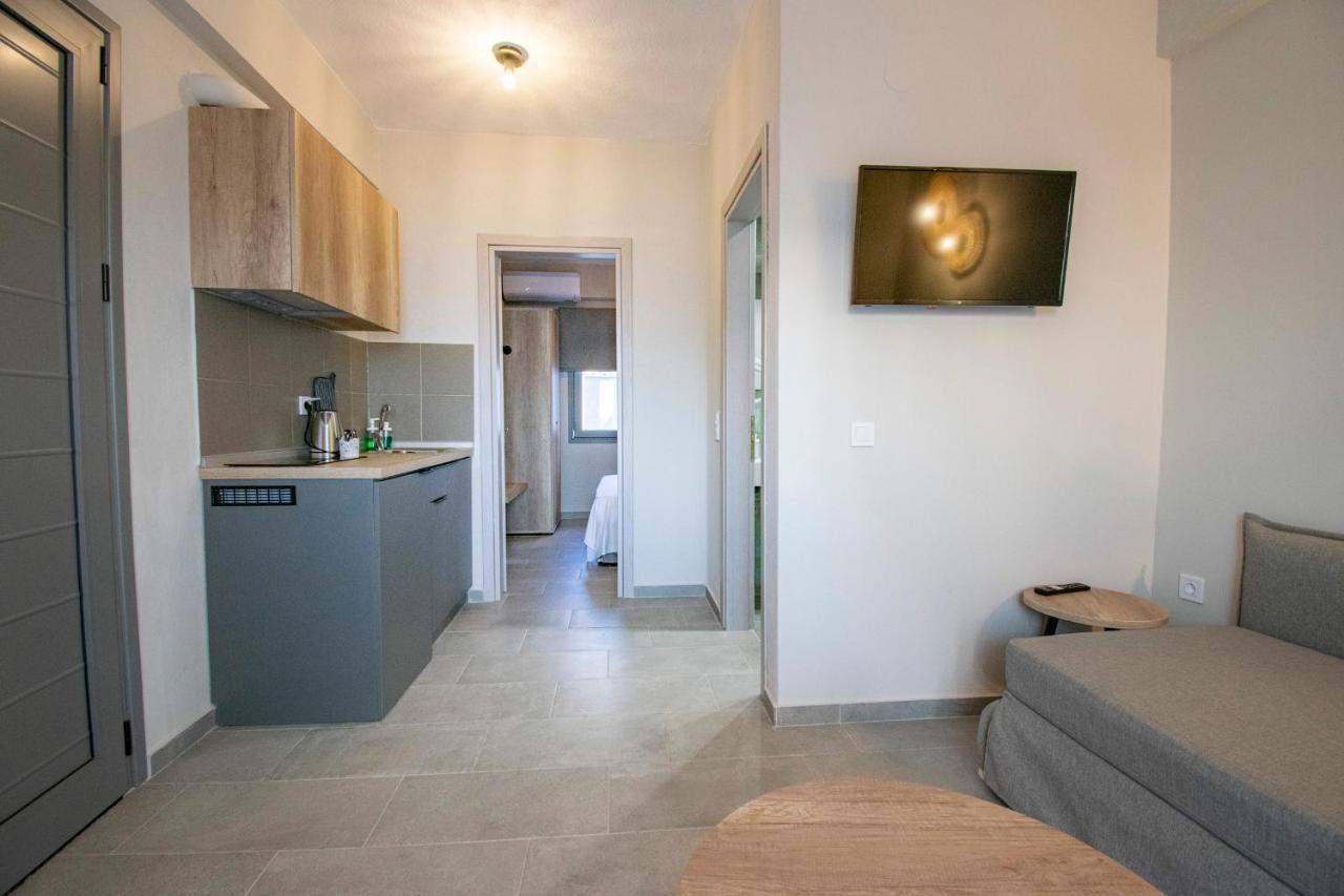 Heraclea Luxury Suites Nea Iraklia Exterior foto